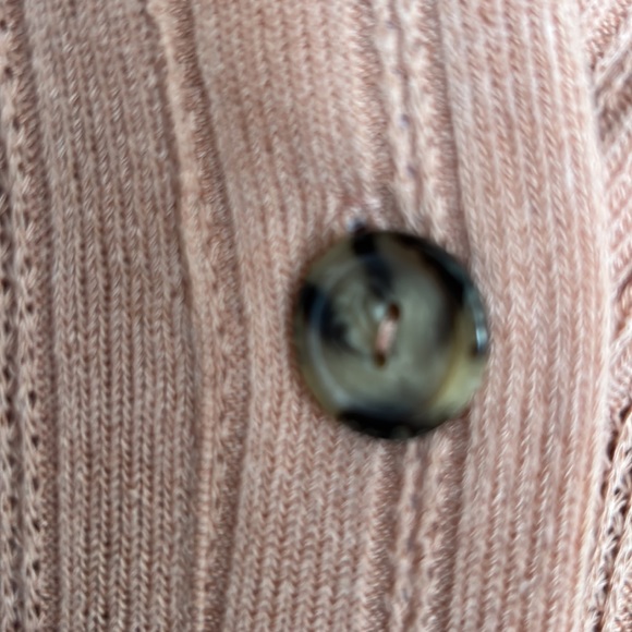 Ces Femme Women’s pale peach/apricot lightweight V neck sweater, size large - Picture 6 of 7